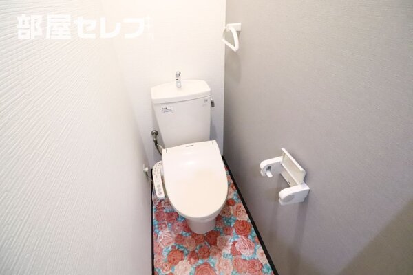 インターフォンで来客時も安心です。