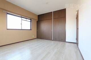 大きな収納のついたお部屋