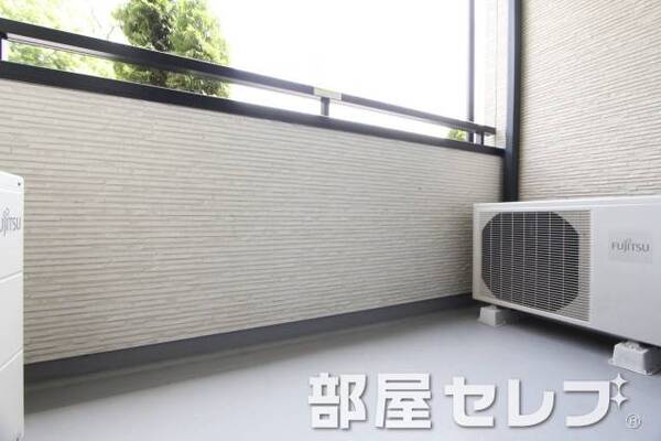 日の入るバルコニーは重要ですね。