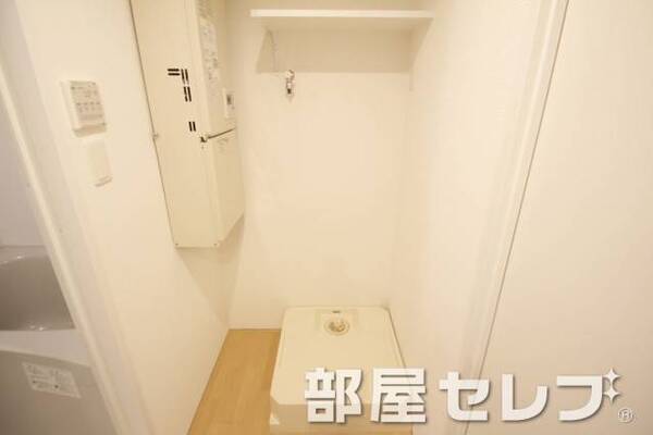 洗濯機置き場はこちらへ。