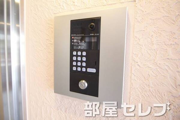 オートロック完備。