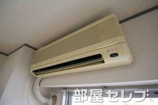 冷暖房エアコン。