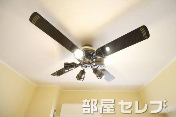 シーリングファンライト。