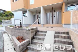 建物の入口になります。