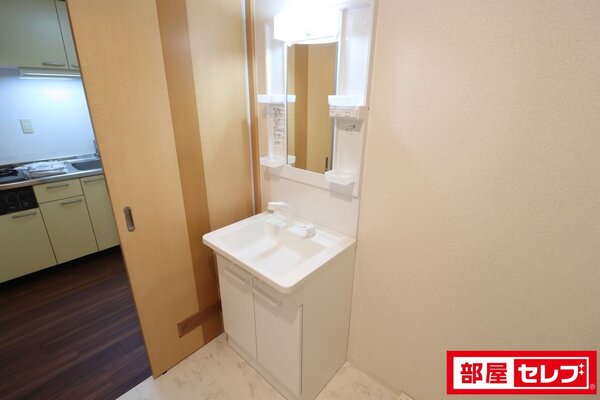 ※写真は803