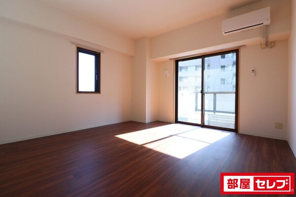 ※写真は803