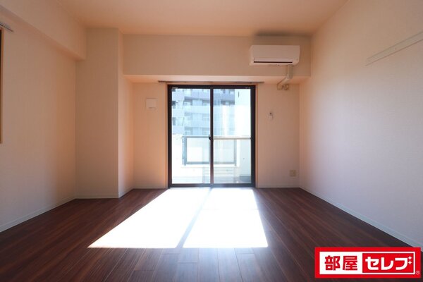 ※写真は803