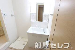 きれいな洗髪洗面化粧台です。