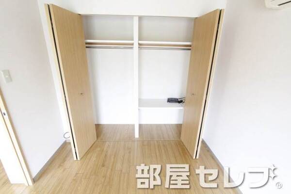 広々クローゼットでお部屋スッキリ