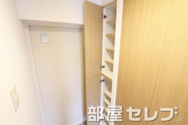 シューズボックスで玄関スッキリ