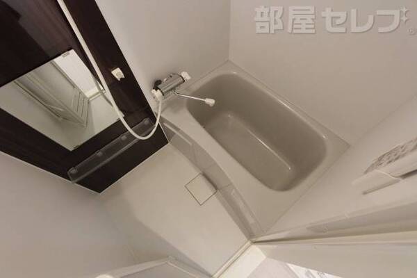 203号室撮影。