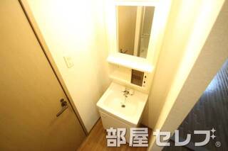独立洗面化粧台。