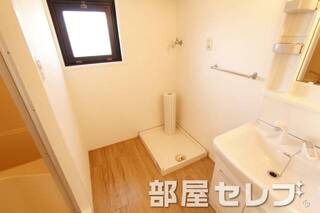 室内洗濯機置場あります。