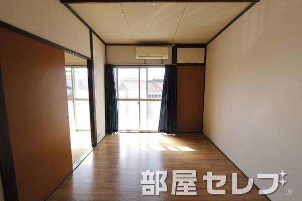 落ち着いたおへやです。