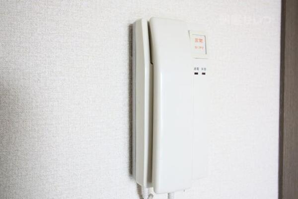 玄関で応対しないので安心。