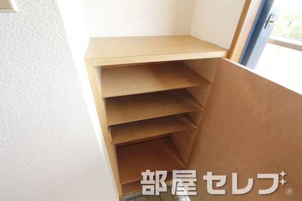 玄関すっきりシューズボックスです。