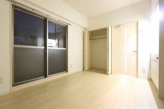 7.8帖の広く使えるお部屋です