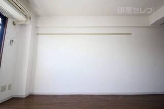 ＊303号室参照