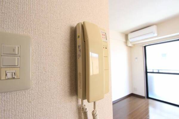 ドアホンで来客も安心です。