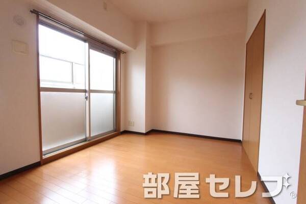 北側にも窓があって明るいです。