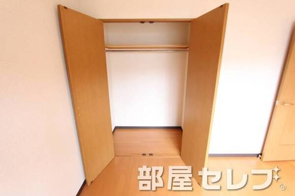 奥行きがある収納です。