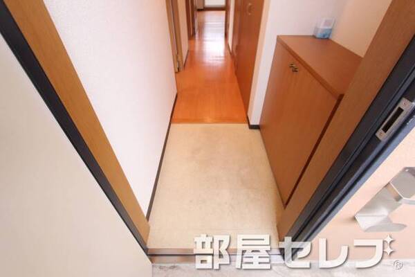 玄関はお部屋の顔ですね。