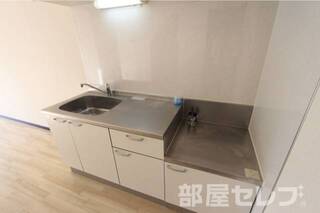 段落ちキッチンにはお客様お気に入りのコンロを