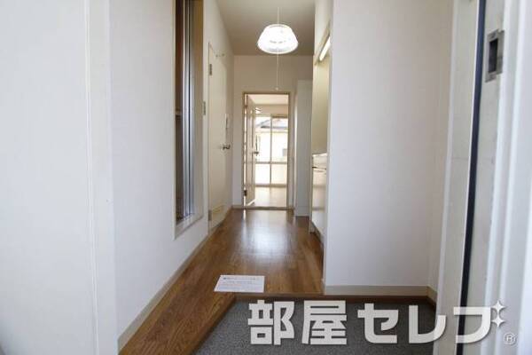 玄関口。