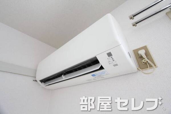 冷暖房エアコン。