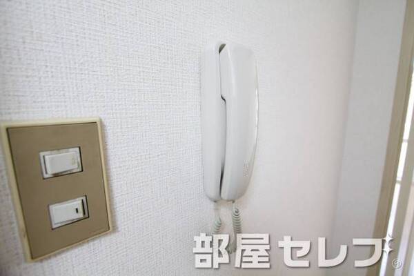 インターホン。