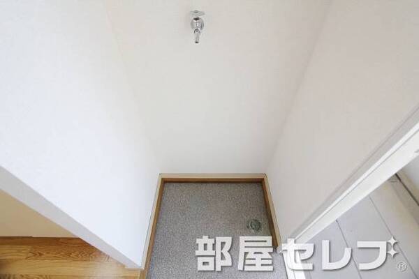 室内洗濯機置き場。