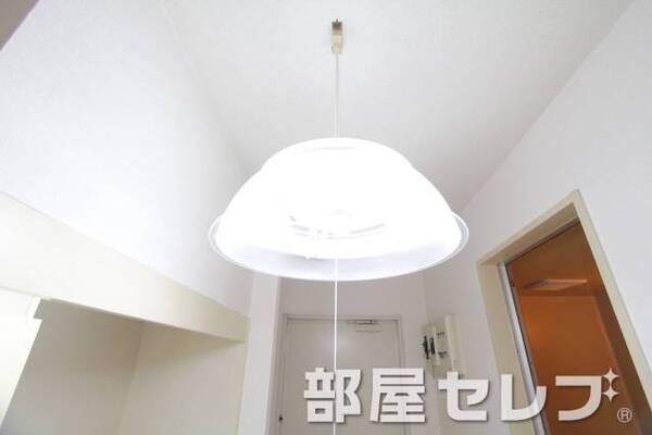 照明。