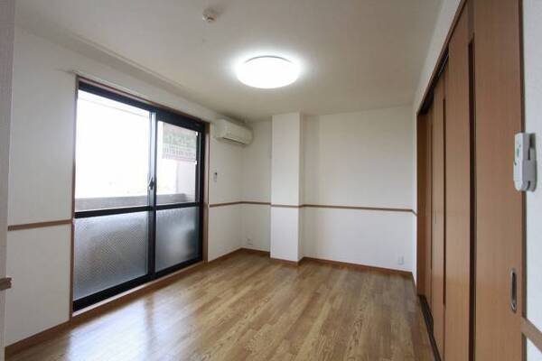 302号室参照