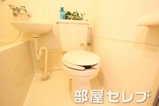 考え事でも。（イメージ写真）