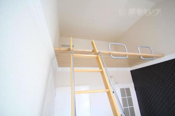ロフトにつながる階段です。