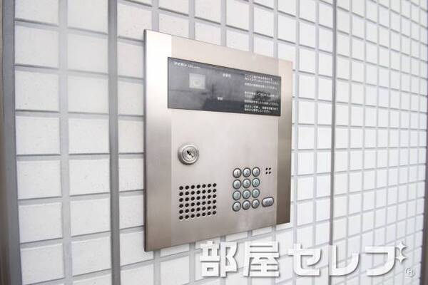 オートロック完備。