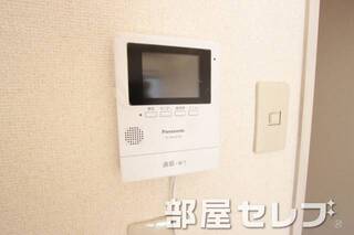 安心のモニター付きインターホン完備です。