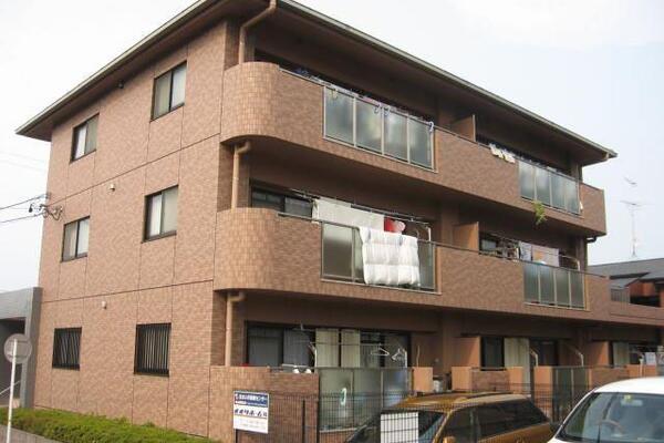 お部屋数7部屋のみの小人数制のマンションです。