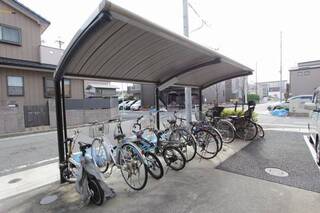 自転車置き場があります