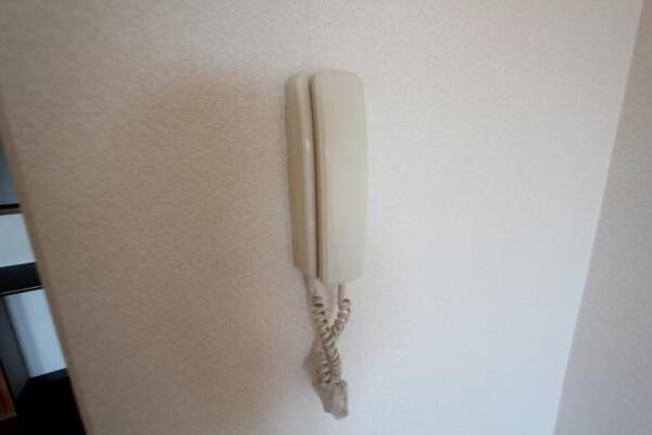 お電話にて来客確認できます。