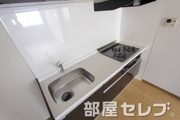 システムキッチン。他号室の写真です。