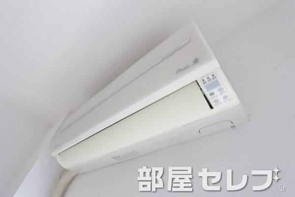冷暖房エアコン。他号室の写真です。