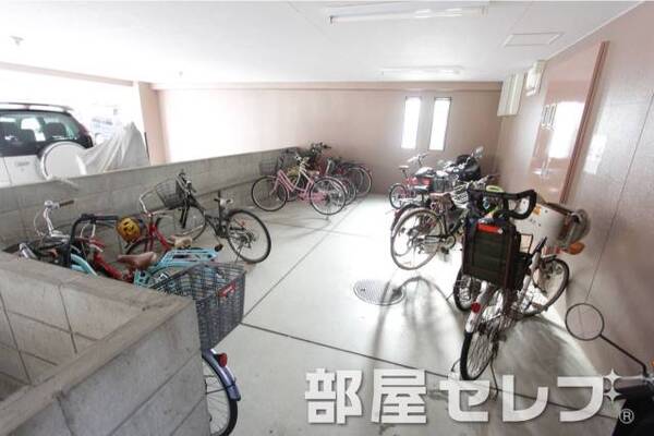 自転車置場。