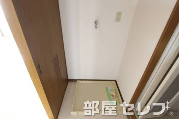 室内洗濯機置き場。