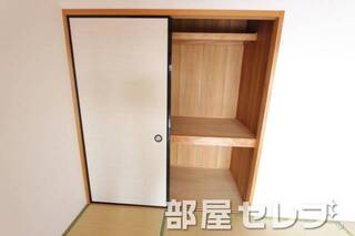 各部屋に収納あります。