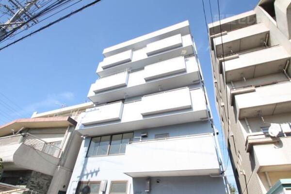 1フロア1戸の贅沢な造りです。