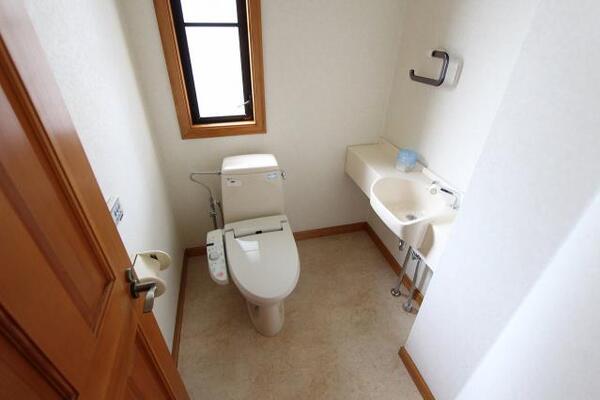 ゆとりのあるトイレです。