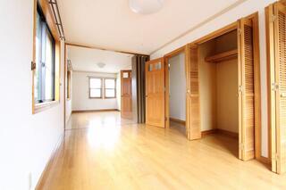 反対側から見た二階のお部屋です。