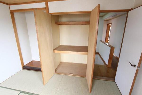 和室でもこの大きさの収納。