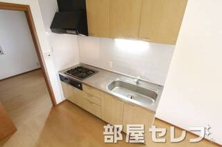 3口コンロ付システムキッチン。他号室の写真です。